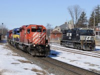 Train 244: CP 5922 - DME 6368 - STLH 5593 - CEFX 3183 