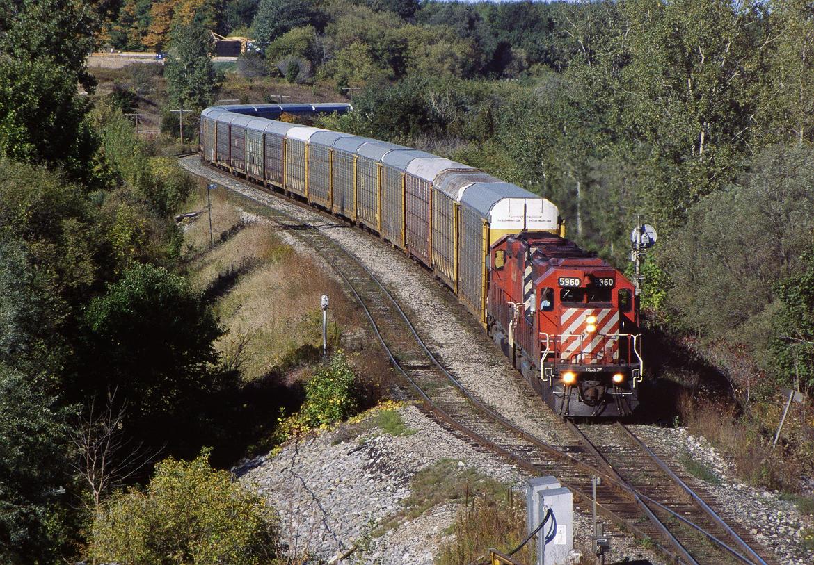 CP 5960, 205, on the Galt sud at Woodstock, Ontario. 10/02/2004