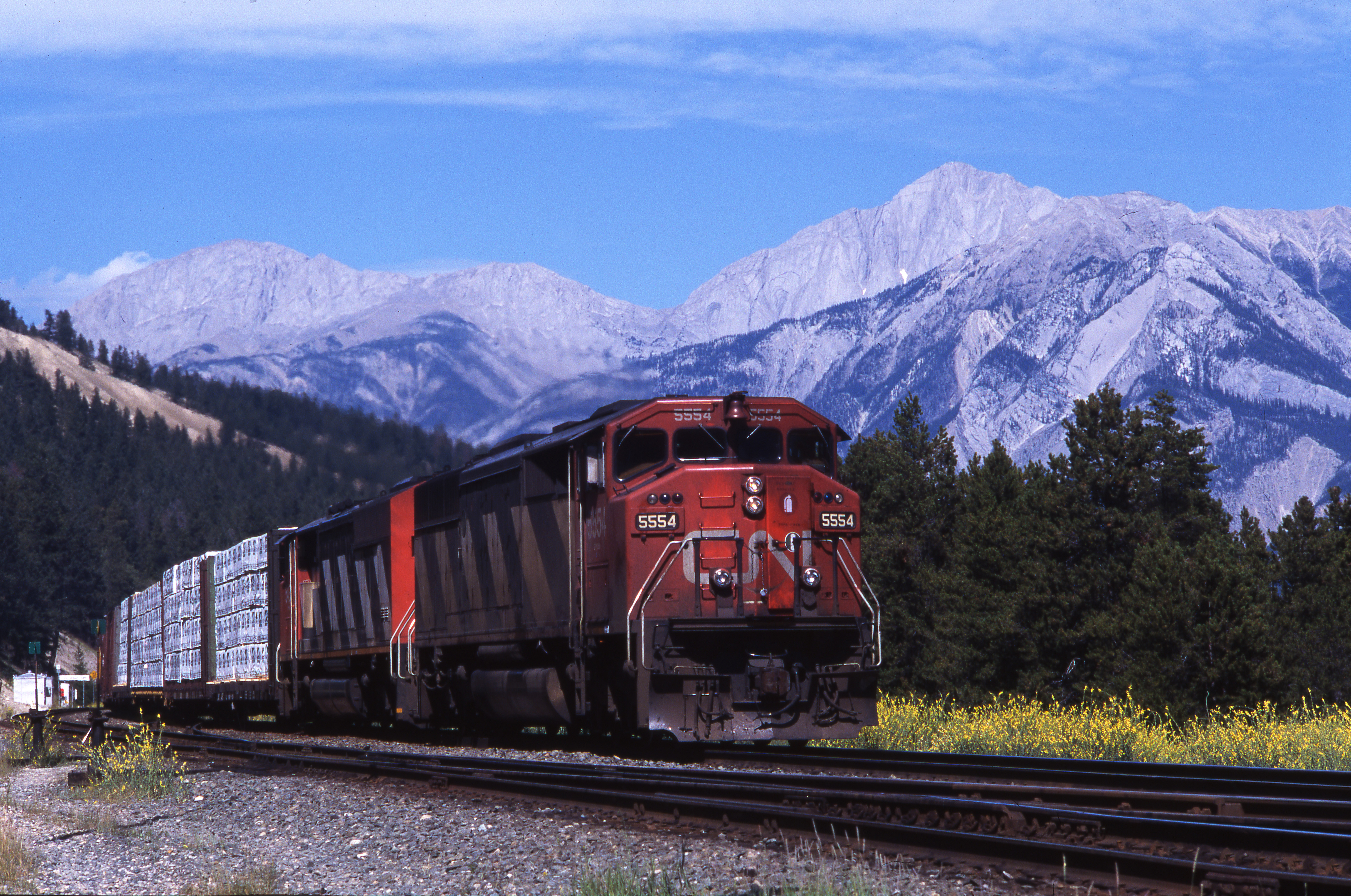 Railpicturesca Peter Gloor Photo Westbound Freight With An Sd 50f