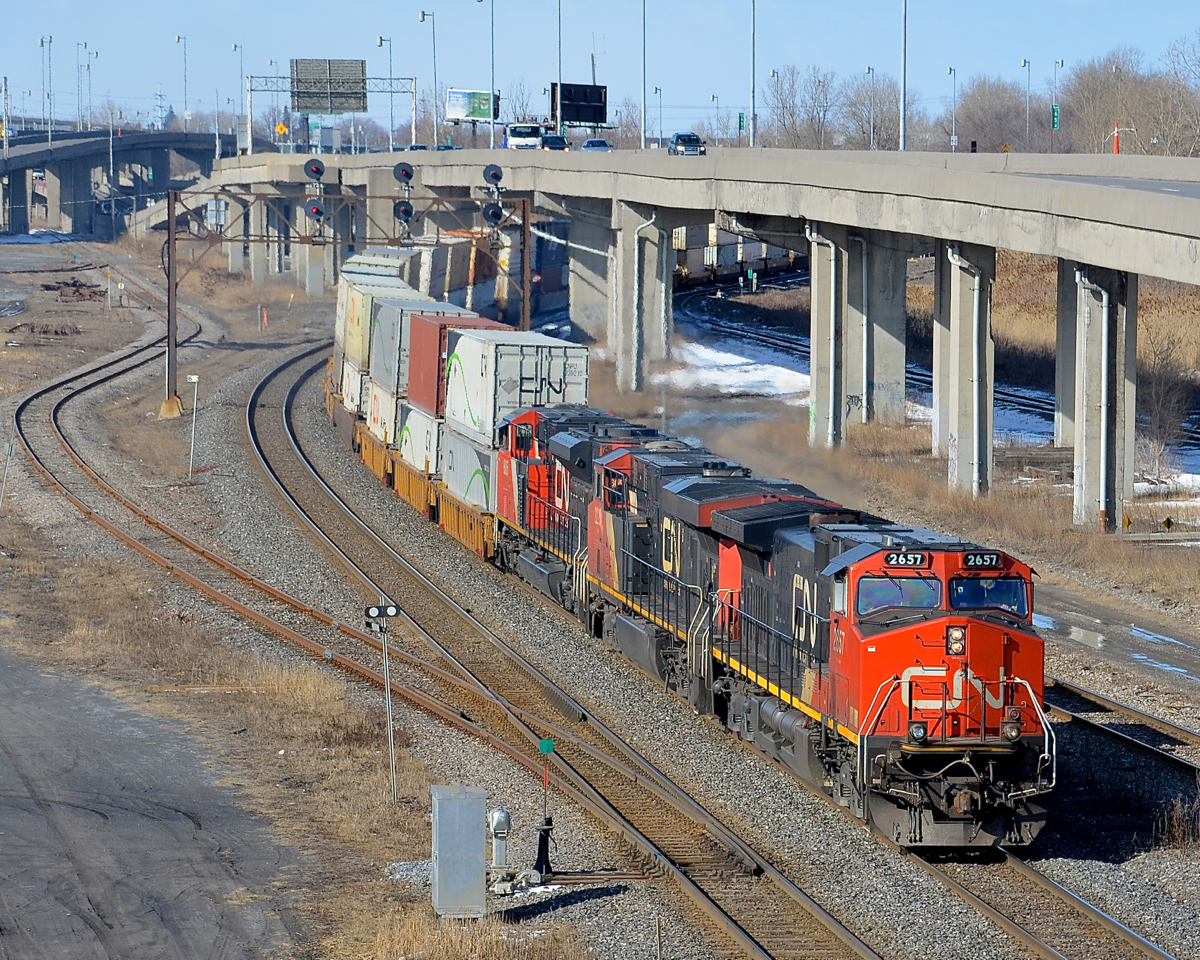 CN 120 is passing through Turcot West with CN 2657, CN 2220 & CN 8805 as power.