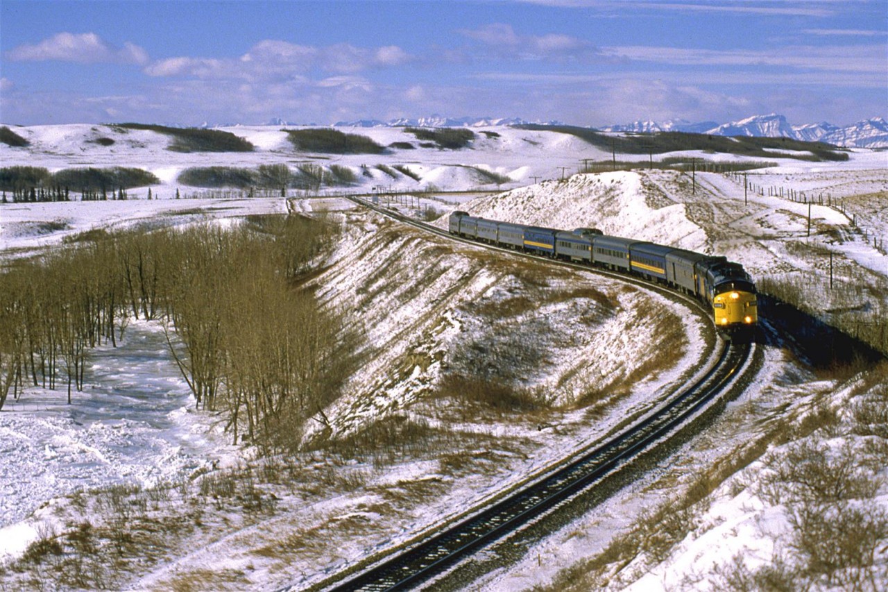 A wider view of the Bow River Valley east of Cochrane. This was truly a wonderful place to walk.