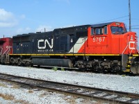 Built in 1999 this SD75i finds itself in the yard of it's Canadian competitor awaiting a trip back to home rails.