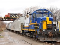 Over/Under!
RLHH 496 paused for lunch at the Brant Food Centre with RLK 4003 on the Burford Spur, as CN 580 returns from Cainsville with CN 4136 on the Hagersville Sub