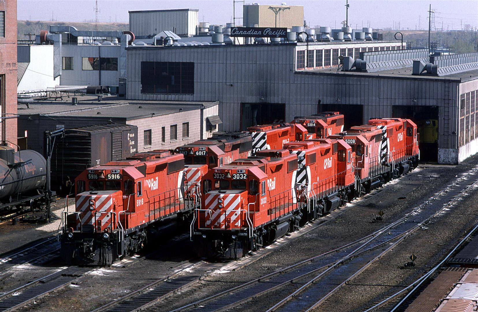 Steve Young Photo: A typical mid-'80′s view of the  - Railpictures.ca