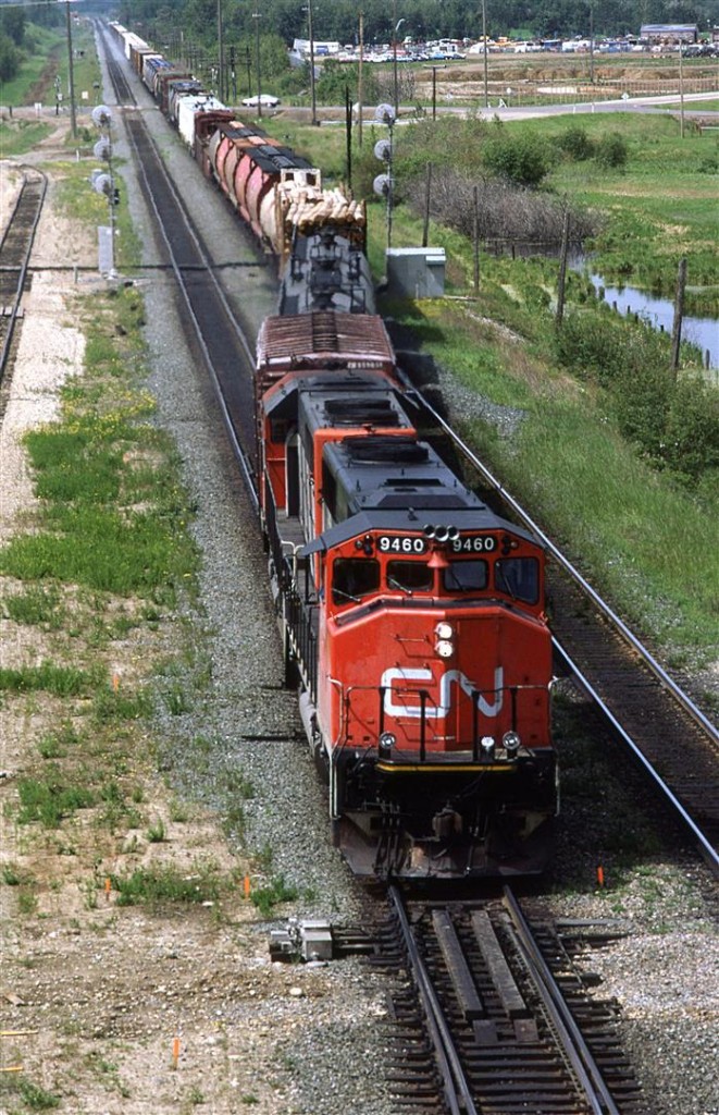 A fat nose GP-40 leads this eastbound manifest into Edmonton.