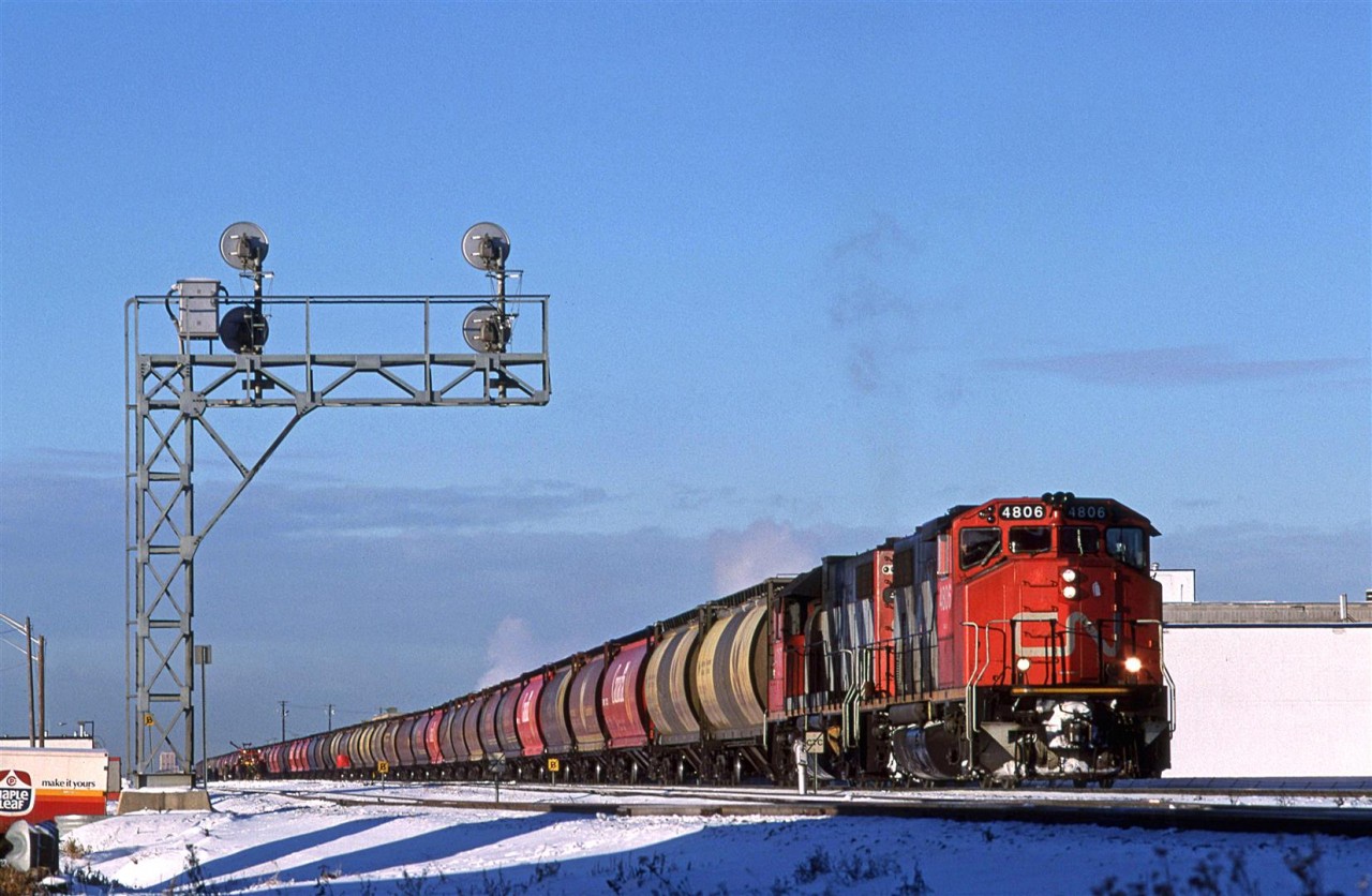 Another 820, leaves Edmonton to have it's grain cars filled at elevators along the Camrose and/or Three Hills Sub south toward Calgary.
CTC on the Waingroght Sub ends here, as Calder Yard (Maybe called Walker Yard at this time) begins. The track furthest to the left is the yard bypass.