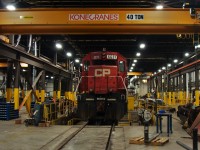 Ex SOO LINE SD40-2 and Agincourt Hump unit #6621 sits on the truck and wheel shop's drop table. Note the SW1200 truck off to the right.