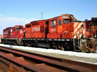 GP9u's 1516 & 8233 come in for a breather after working in the yard.