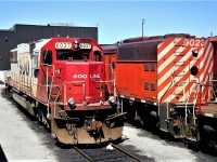 One of the few SD60's that remains in original SOO LINE paint poses on track 2 west of the shop during the last year that tracks were usually full of running power.