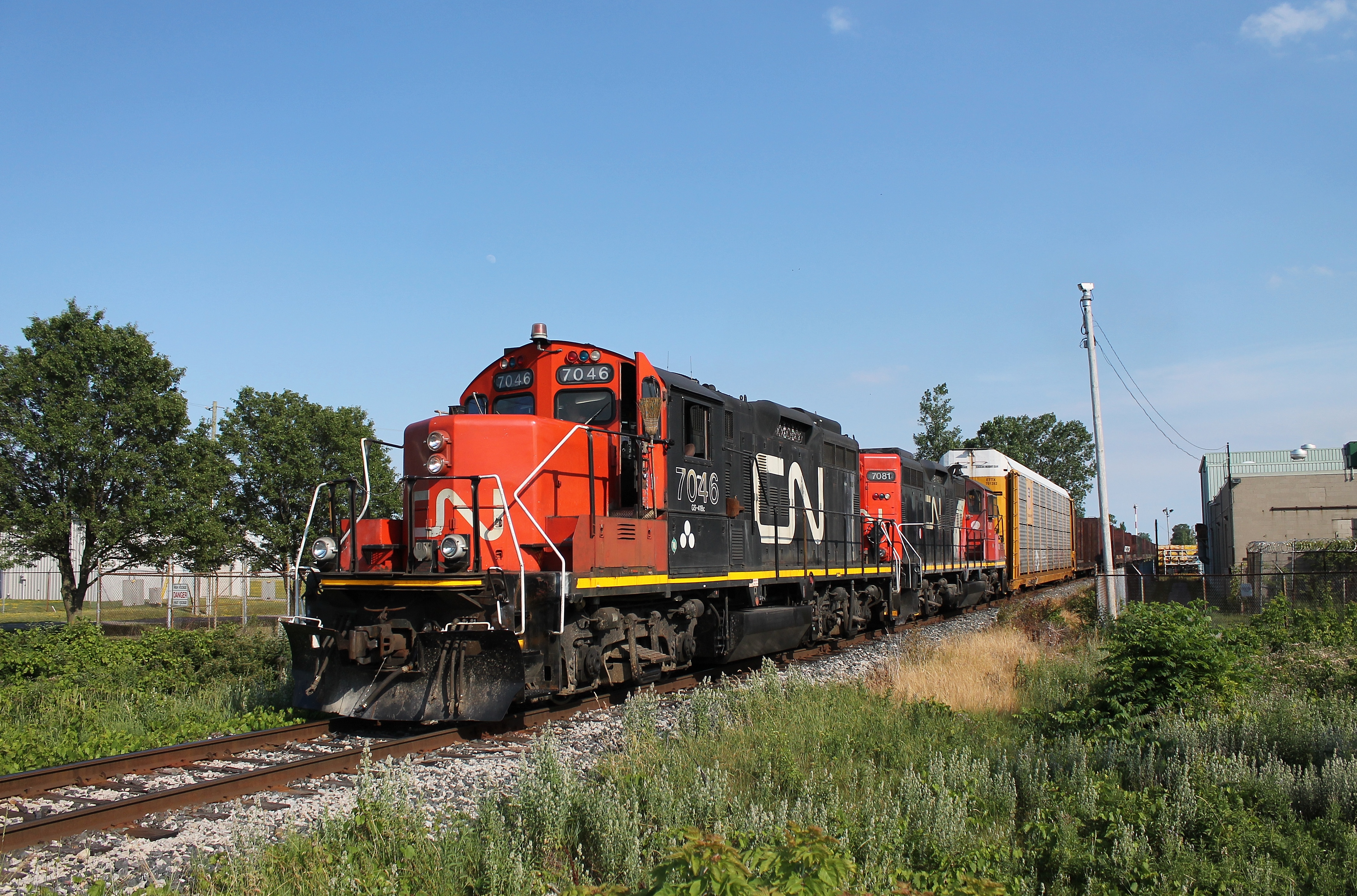 Railpictures.ca - Mike Molnar Photo: The late afternoon local out of CN