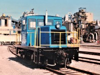 Came across this GE 45ton center cab industrial switcher at CanAmera foods in Hamilton.