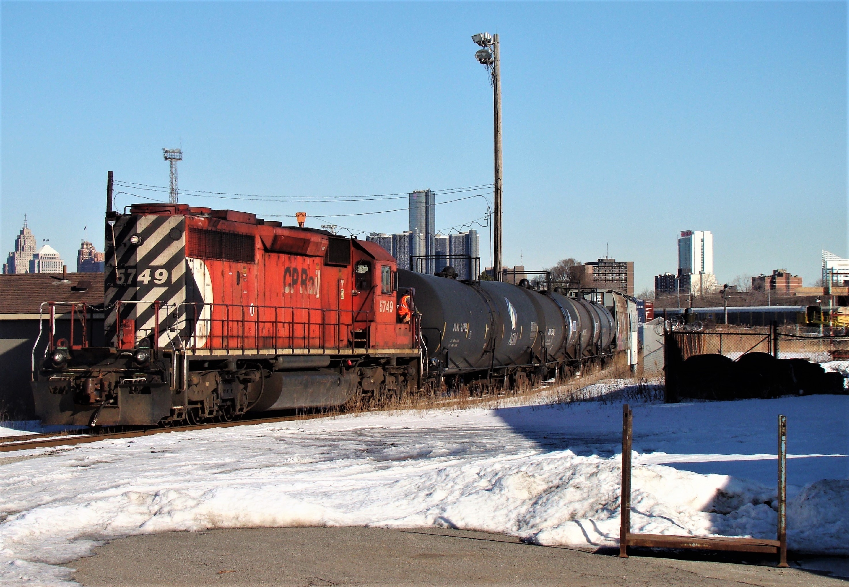 Railpictures Ca Myles Roach Photo CP Shoves Cars Into Windsor Yard After