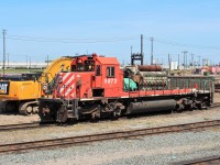 5872 has had it's long hood, auxiliary equipment and batteries (open area under cab door)removed in the ongoing re-cycling process.