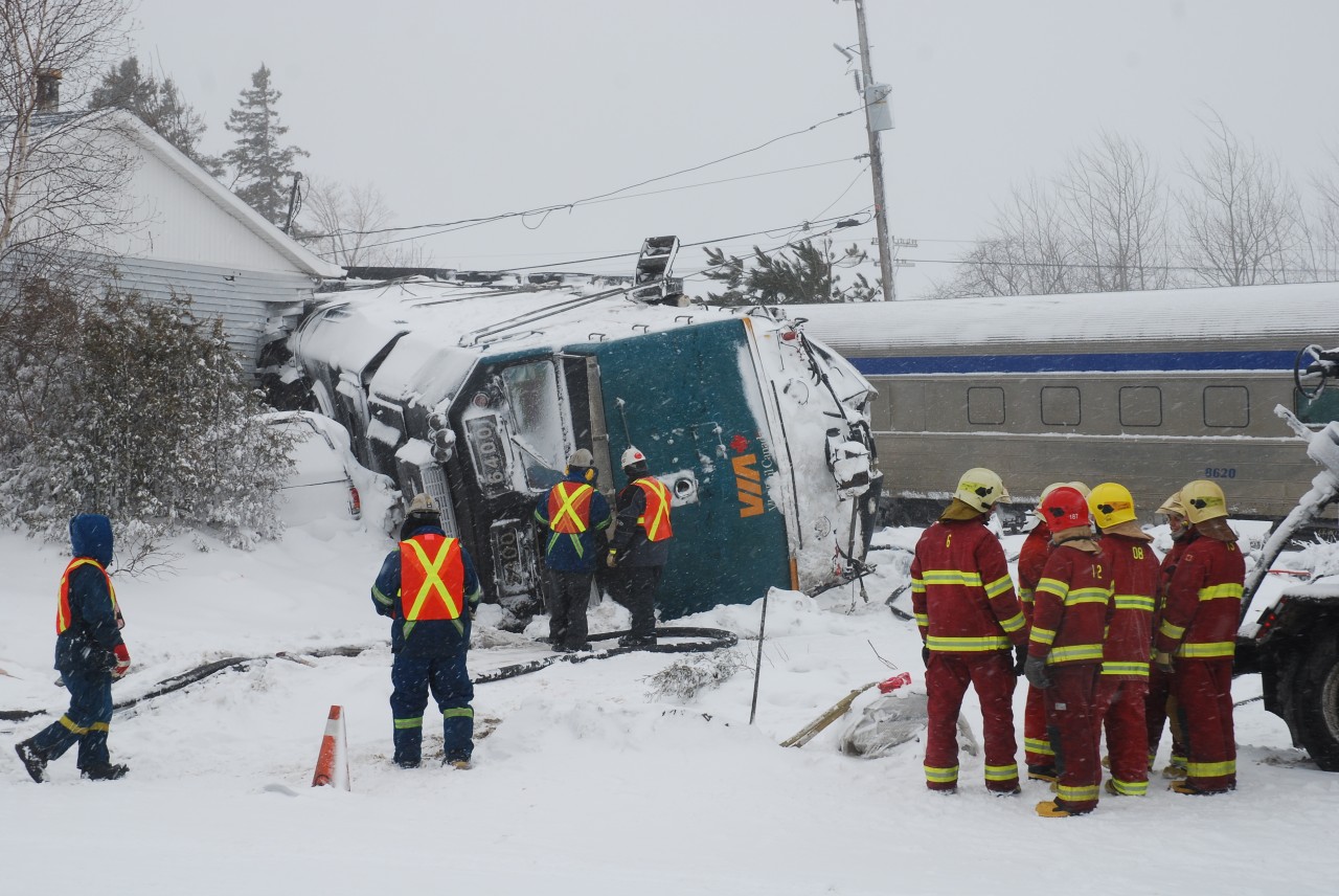 VIA 15 derail and crash in the house at st-chales-de-bellechase sub Montmagny in the cn rail track