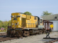 ONR 1400 is in fading paint at Exporail. It is just one of two preserved RS-10's. 