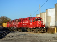 I need to show CP some loving too, so here's a nice kodachrome sky day with a former D&H 7307 leading a trio of 38's on the Hamilton industrial lead. The train is headed to Piers 25, 26 and 27 on the other side of the bay by the QEW.