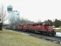 Here's another image from one of my yesteryear shooting locations, this being a favourite in Niagara Falls. The bonus of this locations was it was one of the few open areas in which I could catch a train with up to 6 or 7 units if they happened by.
CP 5906, 4742 and 4221 make for a nice head end combination. All units now off the roster, with 5906 last to go...in 2018.