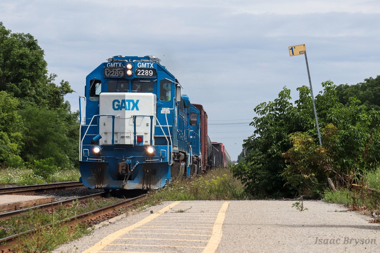 GMTX 2289, GMTX 2255 lead a short and quick CN L583 as it makes its way back to London after working industries along the CN Dundas sub.