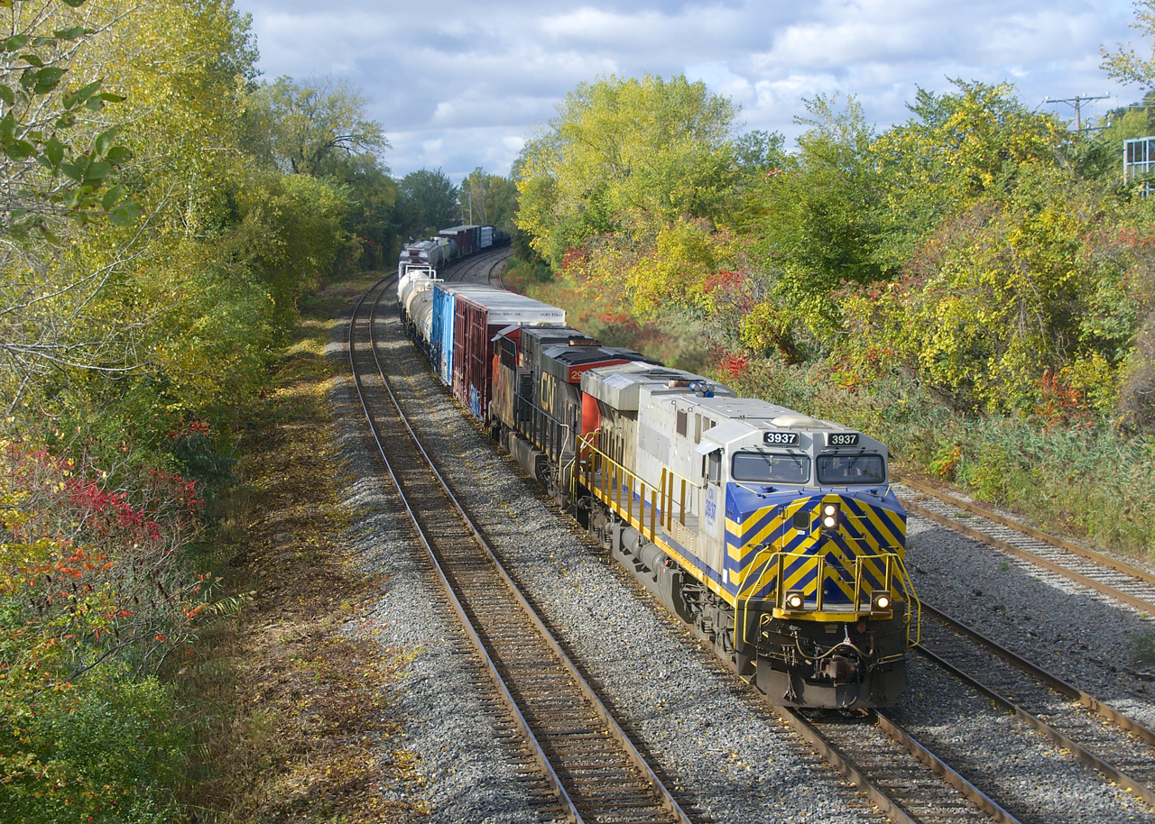 CN 324 is on its way to Vermont with CN 3937 & CN 2971 for power.