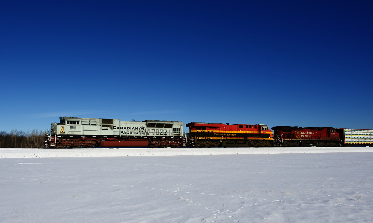 CP 251 is approaching Farnham with CP 7022, KCS 4820 and CP 8107 for power.