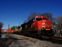 CN 120 has CN 2864 & CN 3958 up front as it passes MP 3 of CN's Montreal Sub.