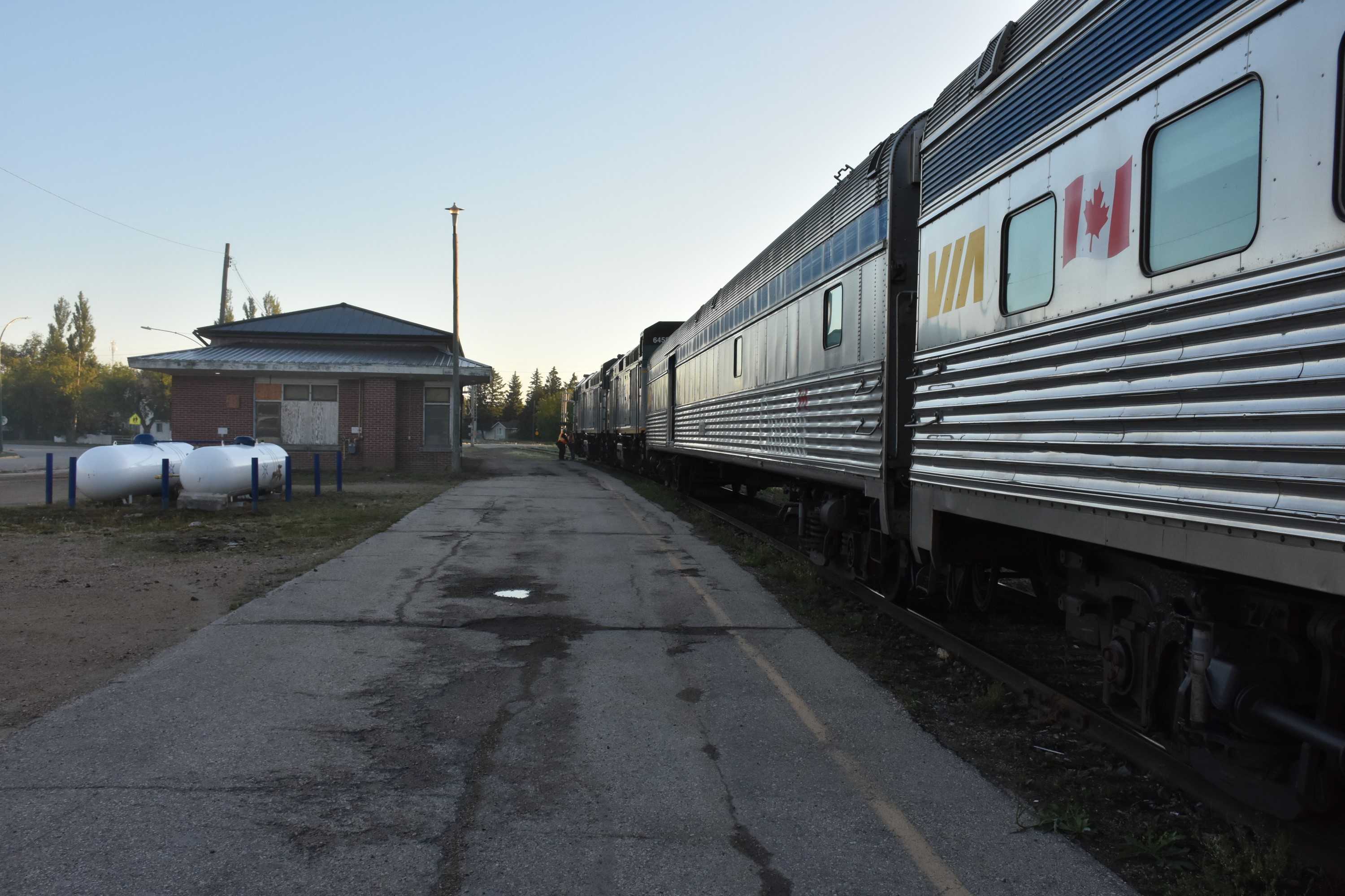 Railpictures.ca Paul O'Shell Photo At the north end of the station