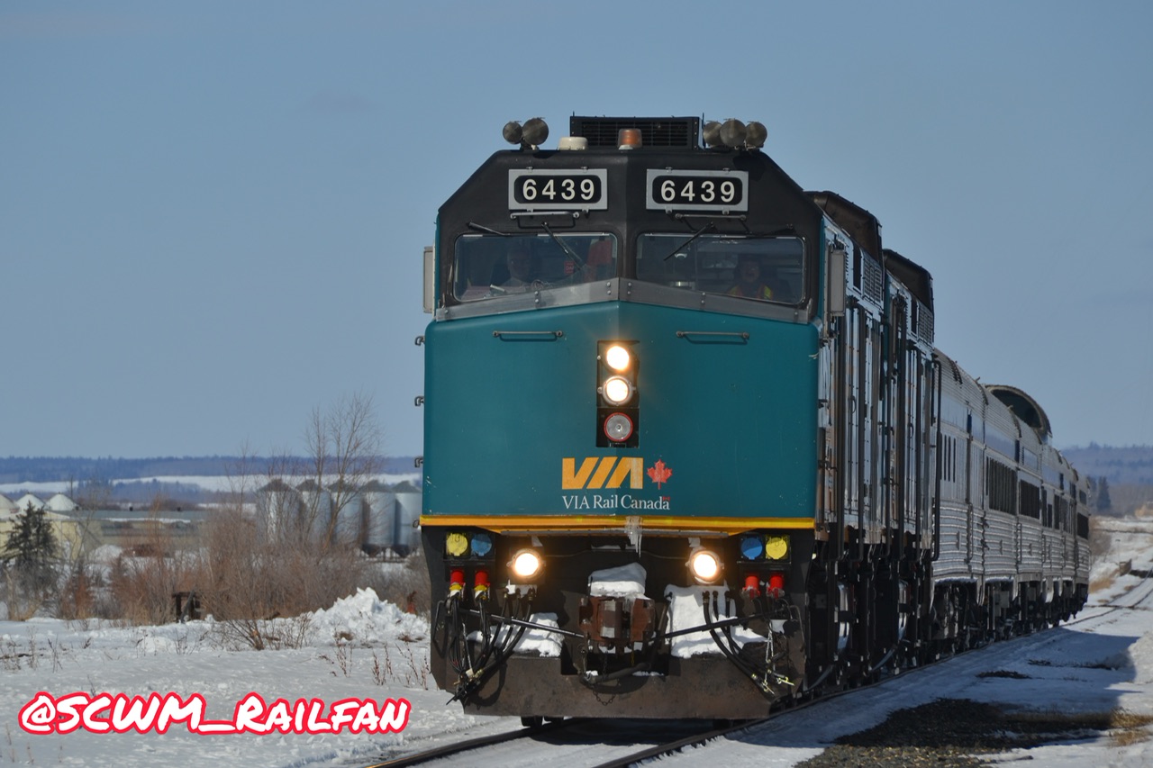 VIA Rail 692 slowly arrives into Grandview, MB to pick up some passengers