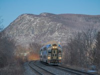 On March 24, 2023, EXO 3018 (multilevel cab-car) pass through McMasterville station. 