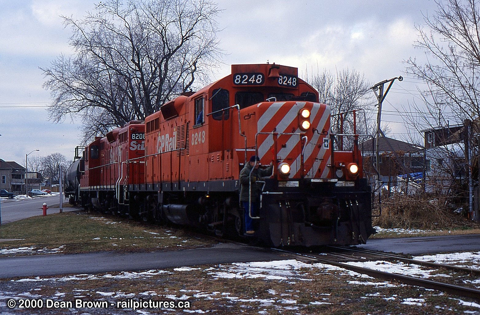 Railpictures.ca - Dean Brown Photo: Job 1 With CP 8248 Heads Back To ...