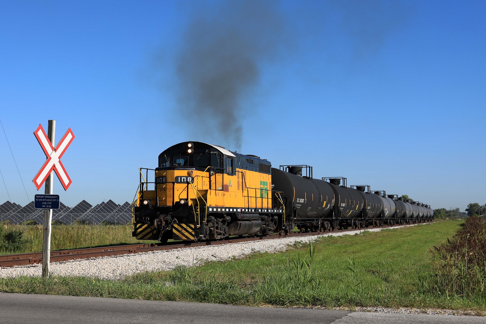 Railpictures Ca Earl Minnis Photo Essex Terminal Works Hard As