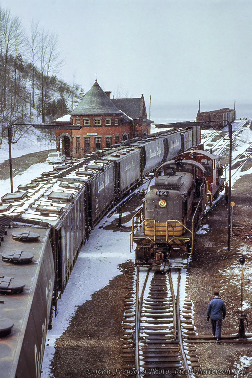 Railpictures Ca John Freyseng Photo A Late Winter Snow Gingerly