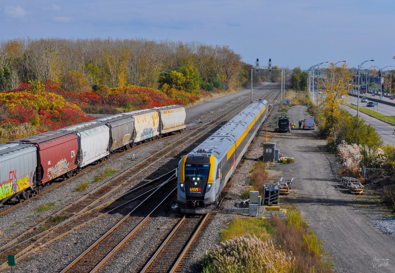 On October 20, 2023, VIA 35 arrived east of CN's Southwark yard.