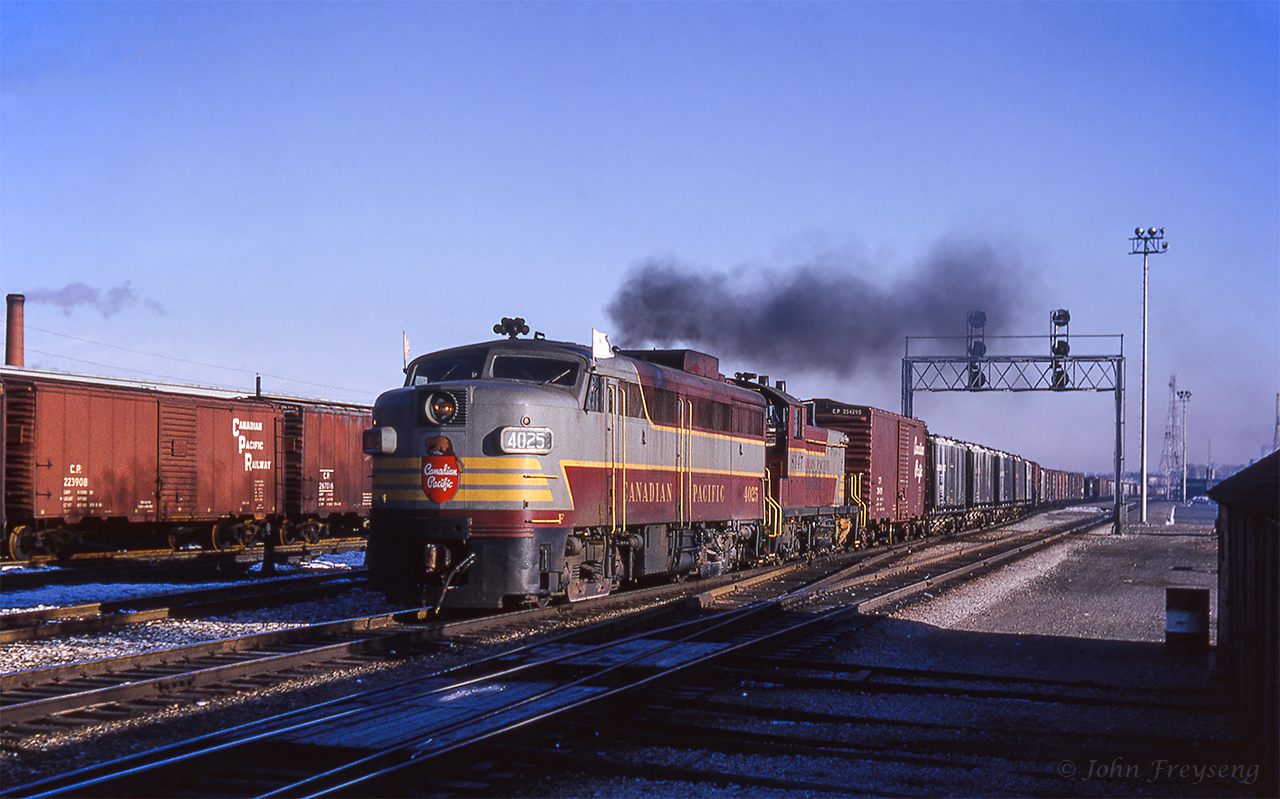 Extra 4025 West throttles up passing Leaside headed for Lambton and London.Scan and editing by Jacob Patterson.