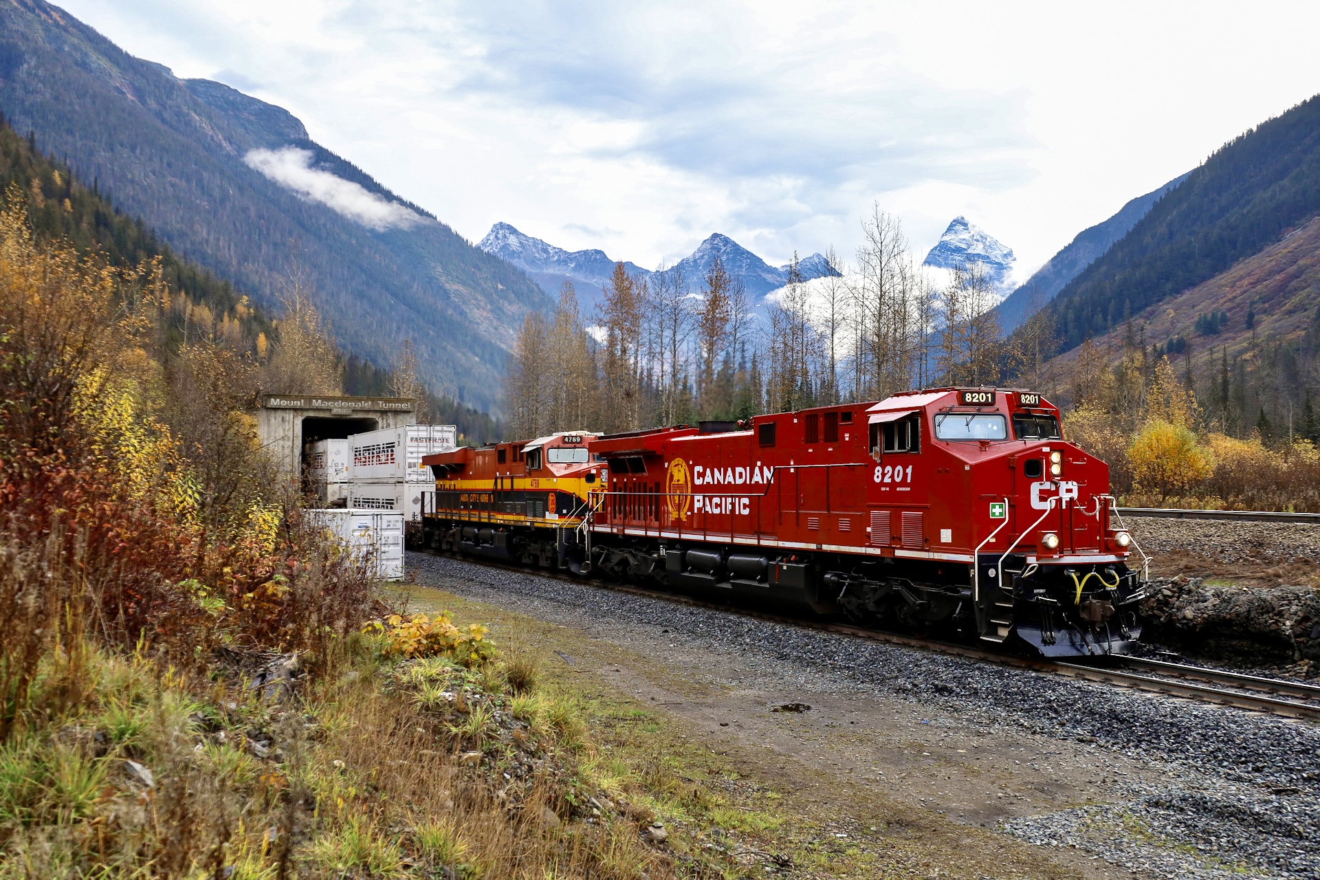 Railpictures Ca Rob Eull Photo After Hearing The Train Working