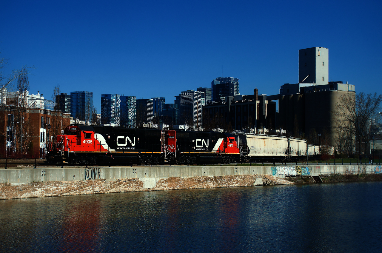 CN 500 is leaving Ardent Mills with six grain empties.