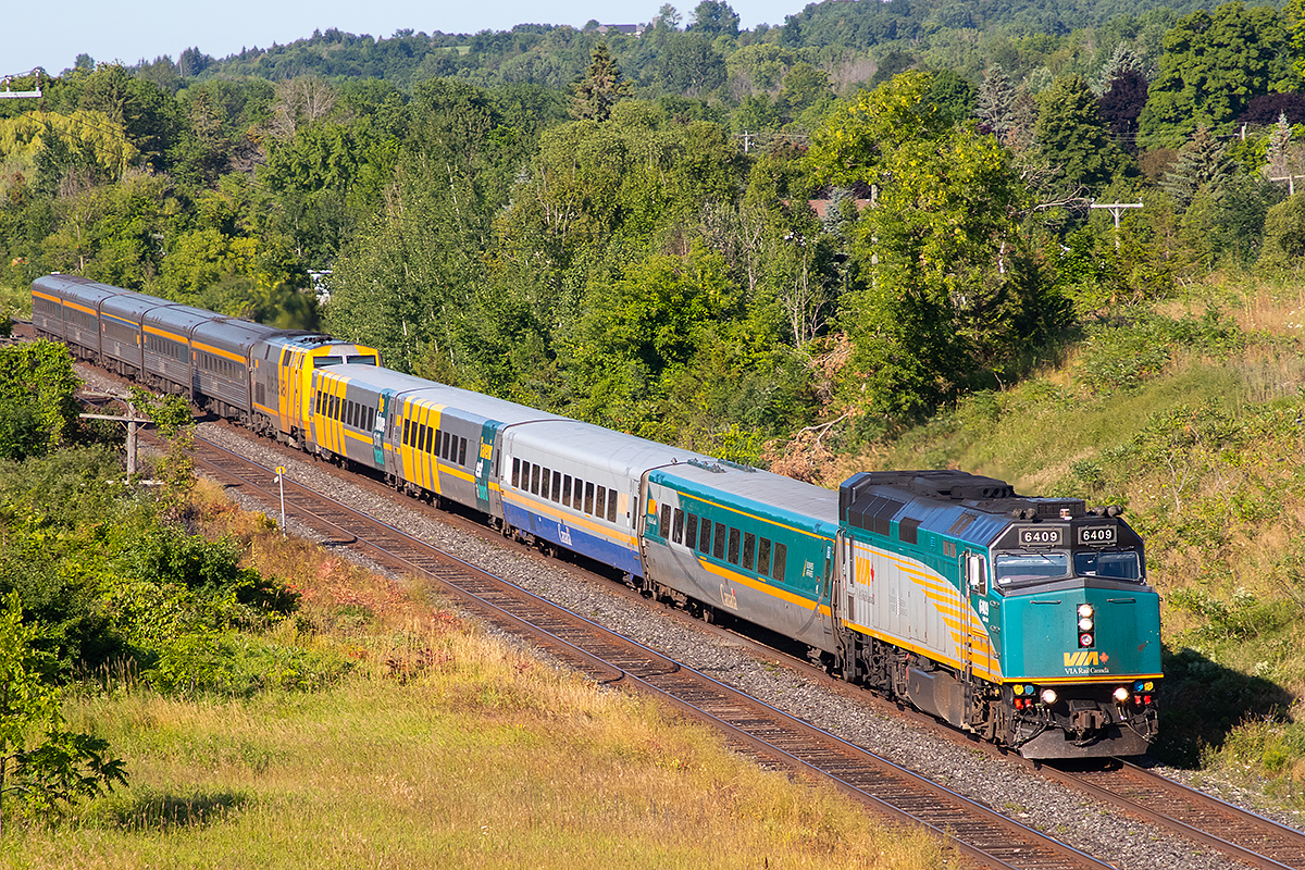 VIA 6409 leads the eastbound 50/60 combined train into Trenton.