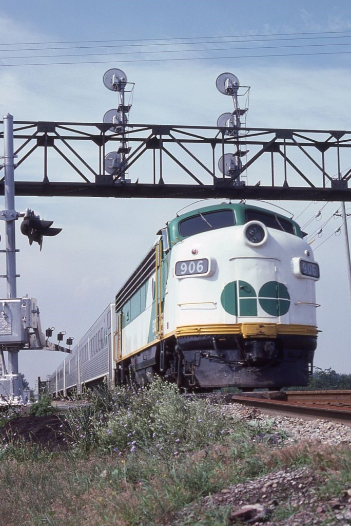 GO Transit APCU 906, rebuilt from ONR 1511, brings up the rear as the train crosses Winston Churchill Blvd on July 16, 1977.