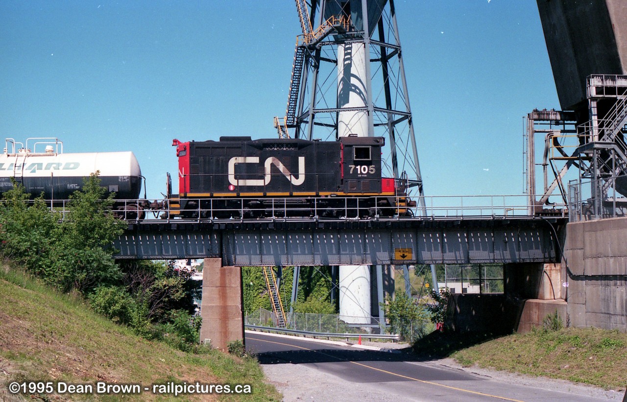 CN 549 with CN 7105 heads east from Merritton back to Niagara Falls.