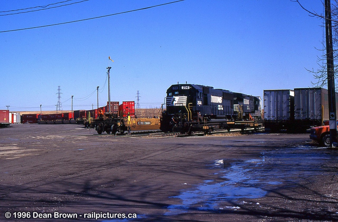 Back when NS/CN Dain City Intermodal Yard was still active.