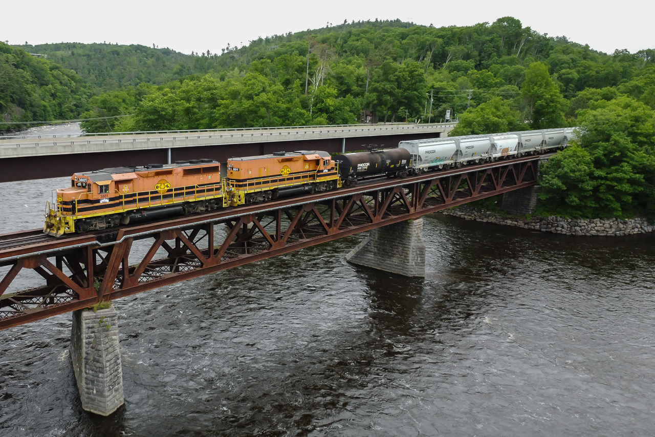 Crossing the Rouge River Quebec Gatineau's weekly Lachute sub turn will continue west to Masson/Buckingham before returning to its home base at Ste-Thérèse.