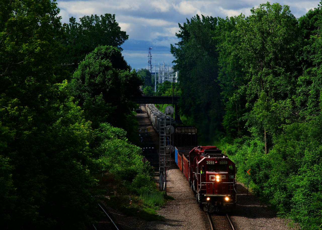 CPKC G95 is returning from the South Shore with CP 3099 & CP 3035 for power.