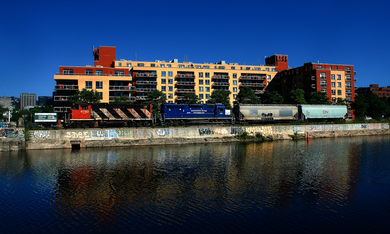 CN 500 is shoving two grain cards towards Ardent Mills.