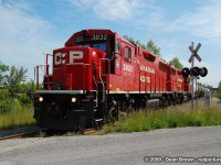 Job 1 with CP 3032 heads northbound from Montrose back to Welland on June 10/2009.