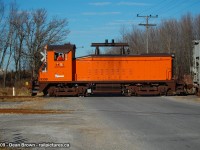 HBIX SW1200 9359 Switching cars at Oxy Vinyls Canada at Thorold Townline Rd. on Nov 18/2009.