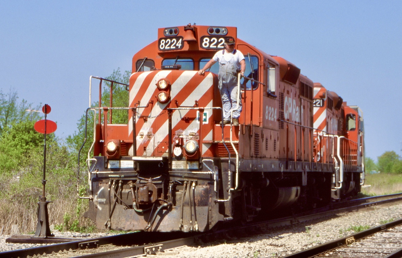 CP’s run to Port Maitland is one I’ve had little luck catching. This day I forced myself to put the effort in to catch the very last run between the old Canada Southern E&O junction and Smithville. Unfortunately I missed the southbound run but caught the last northbound run for the final time. This section of the line was loved by railfans due to a number of old wooden trestles. The same reason it was abandoned unfortunately due to maintenance costs and CP installing a new connection on the former CASO. I have yet been able to make a return trip. Here the crew sits on the old now removed wye at Smithville, stepping down for a few photos before working a local industry and heading home to Welland.