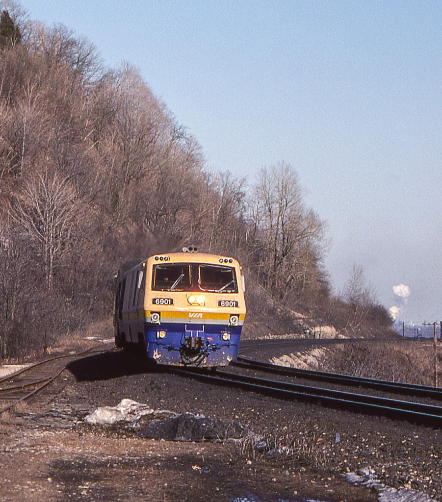 VIA 6901 is in Dundas, Ontario on March 26, 1984.