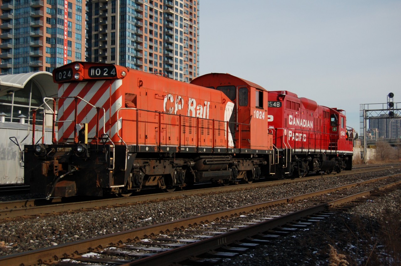 Canadian Pacific slug 1024 and GP9U 1548 light engines in Toronto back in 2009, I like the wood covering the windows on 1024... talk about cheap but these were neat looking slugs.