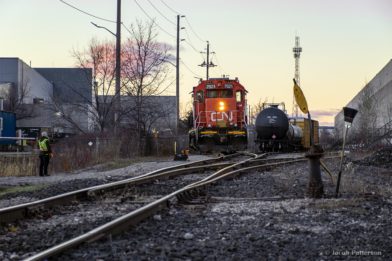 L551 works customers on the Glass Lead just before last light.