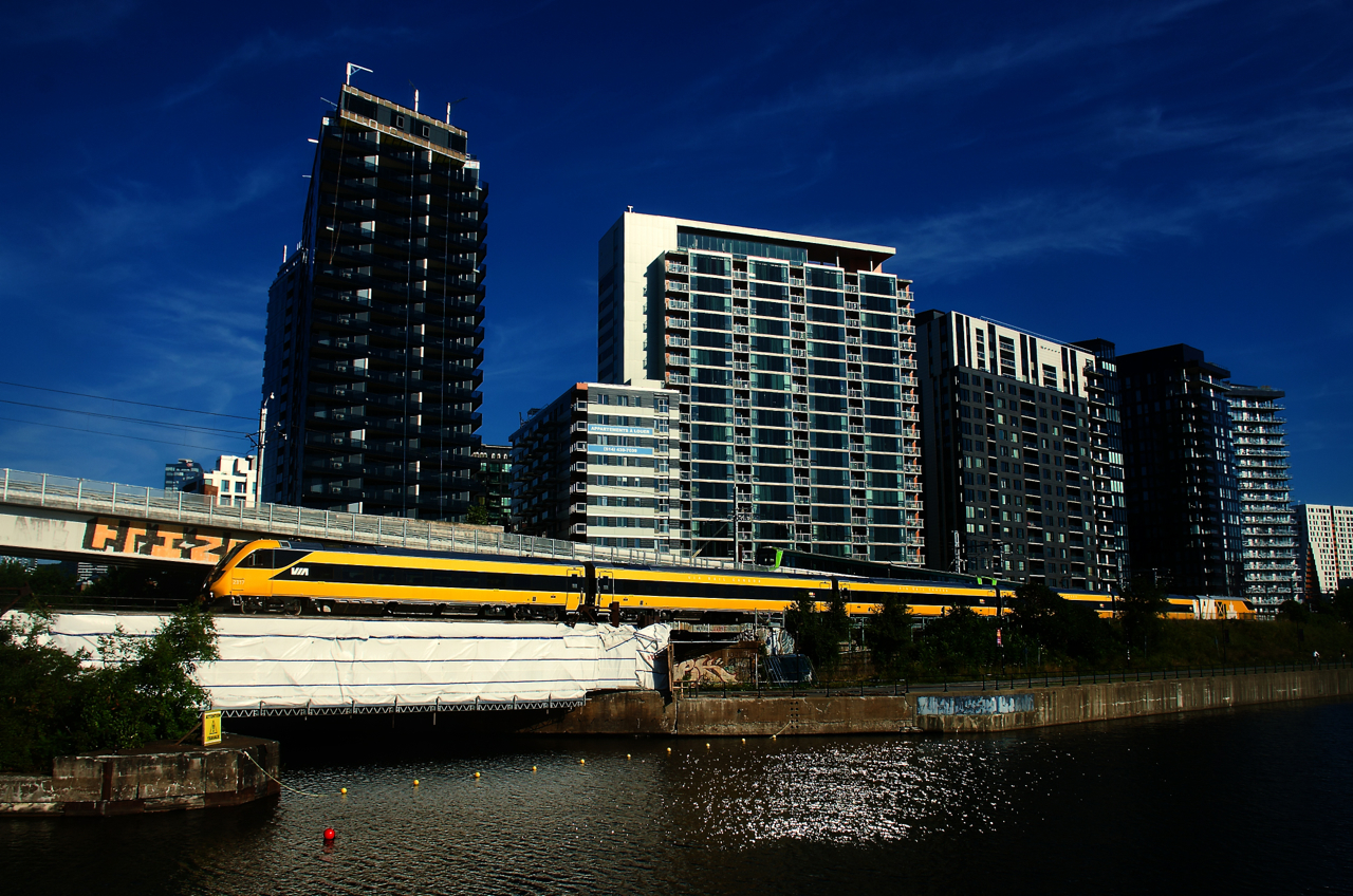 VIA 22 with the specially painted 'Lumi' trainset is passing the Peel Basin. It entered revenue service last week.