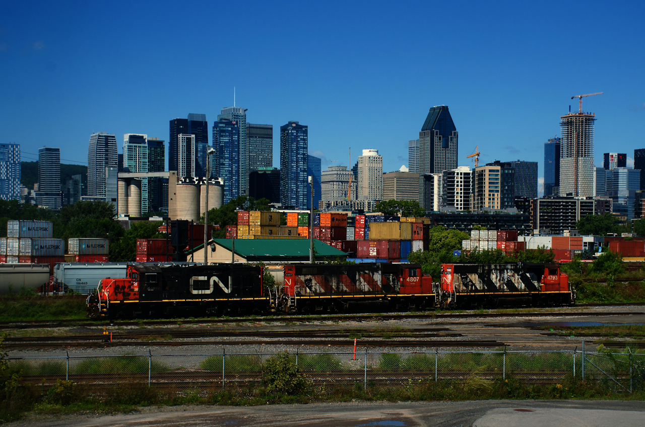 CN 500's power is about to tie down after a run to Taschereau Yard.